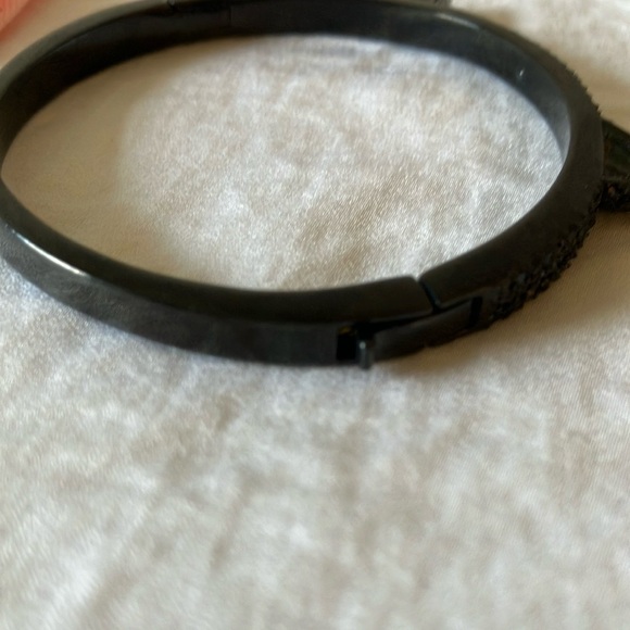 Kate Spade: Black Cat Ear Bracelet- Pink Pouch - Picture 4 of 13